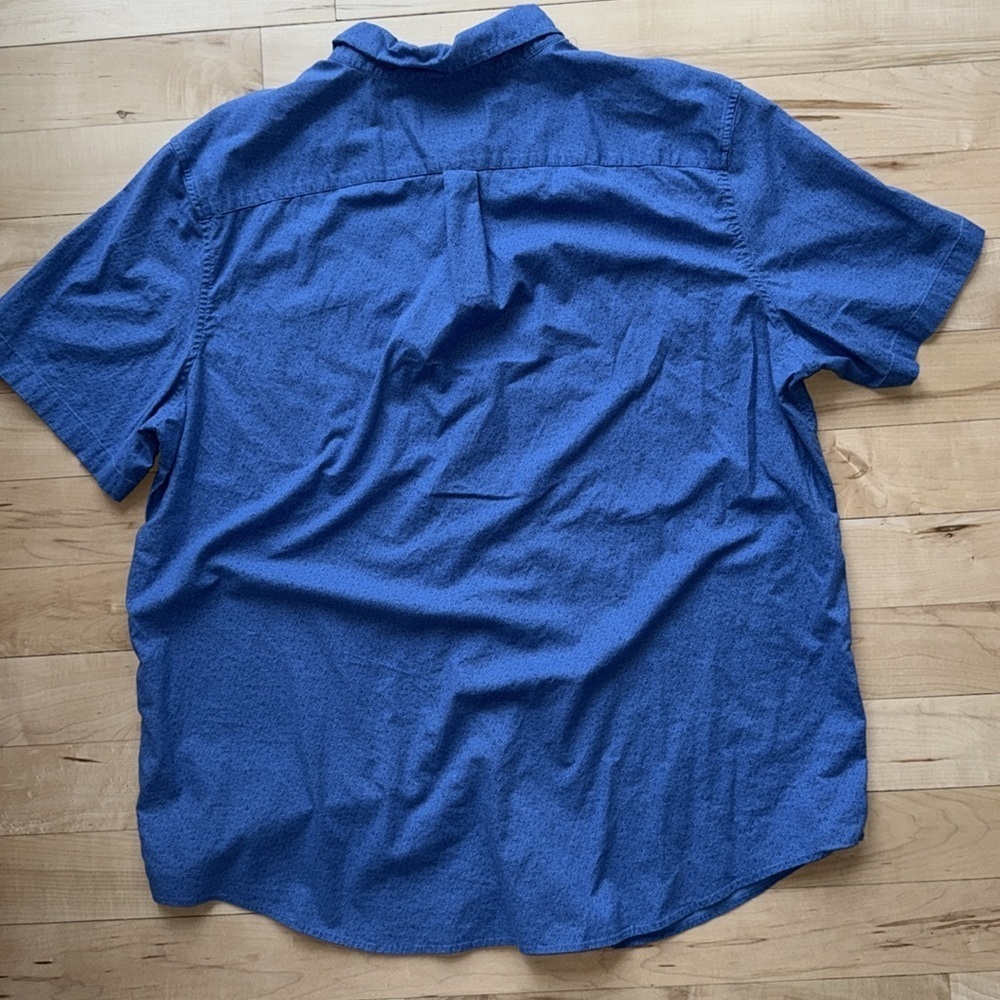 Men’s Vineyard Vines Short Sleeve Button Down - Picture 2 of 4